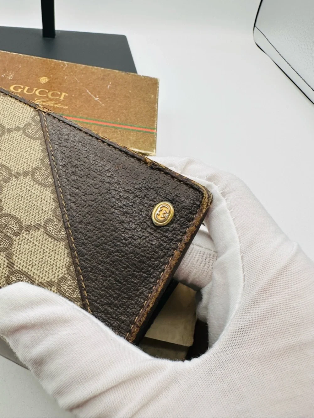 Gucci Vintage Bi Fold Wallet - Picture 6 of 11